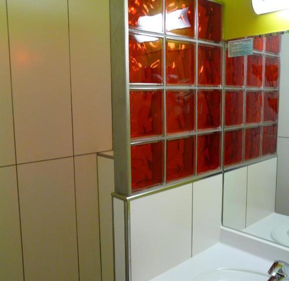 Camera Standard, Arche