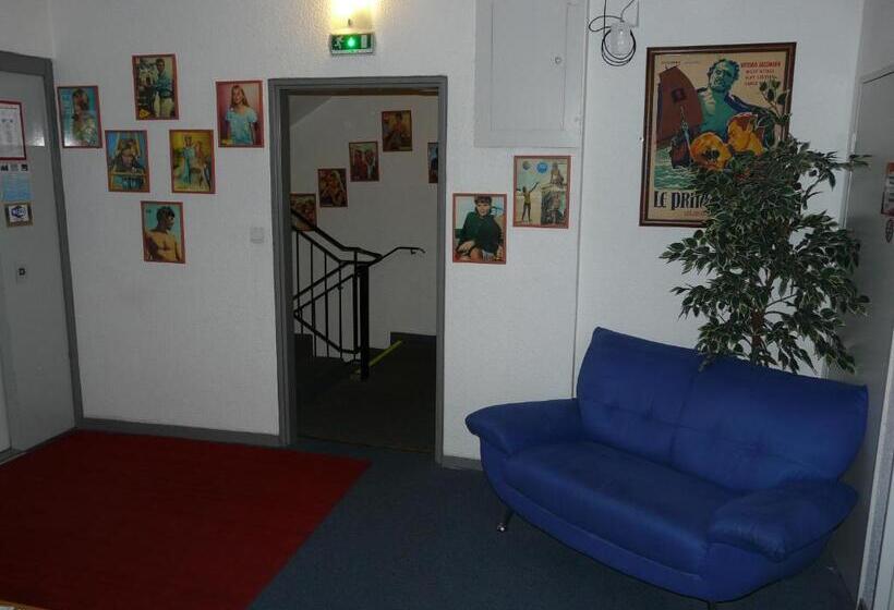 Camera Tripla Standard, Arche