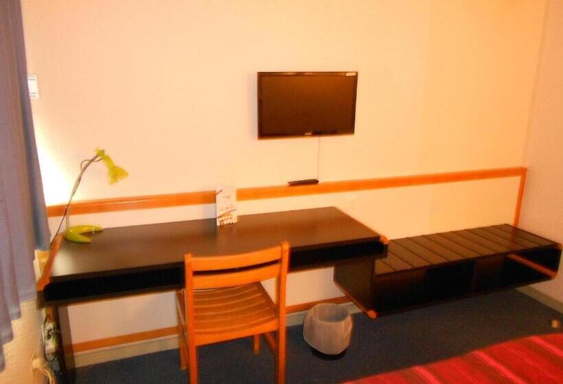 Camera Tripla Standard, Arche