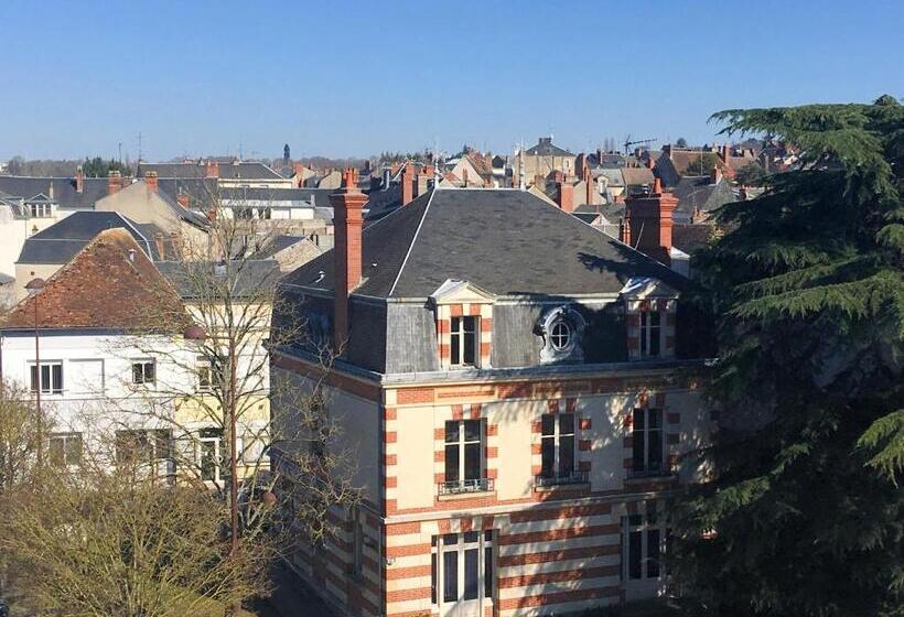 Camera Tripla Standard, Arche