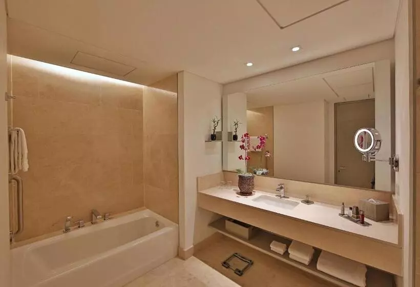 デラックスルーム, Cali Marriott