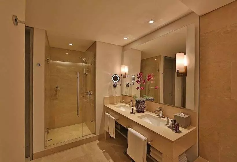 デラックスルーム, Cali Marriott