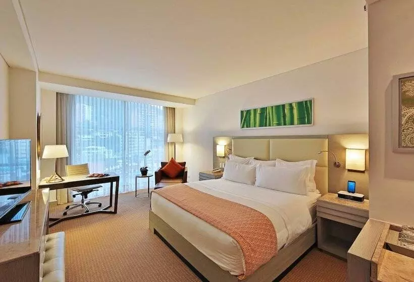 デラックスルーム, Cali Marriott
