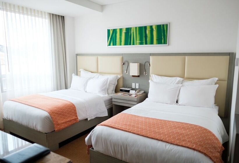 Номер Deluxe, Cali Marriott