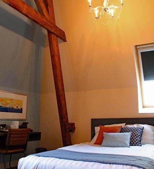 اتاق استاندارد, De Villa