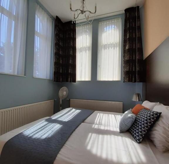 اتاق راحتی, De Villa