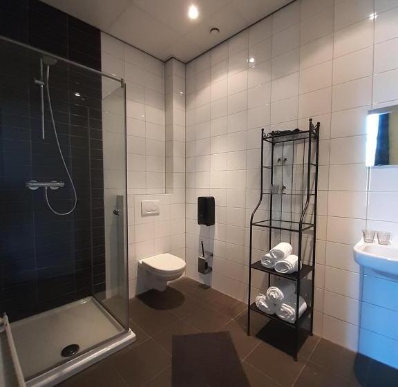 اتاق راحتی, De Villa