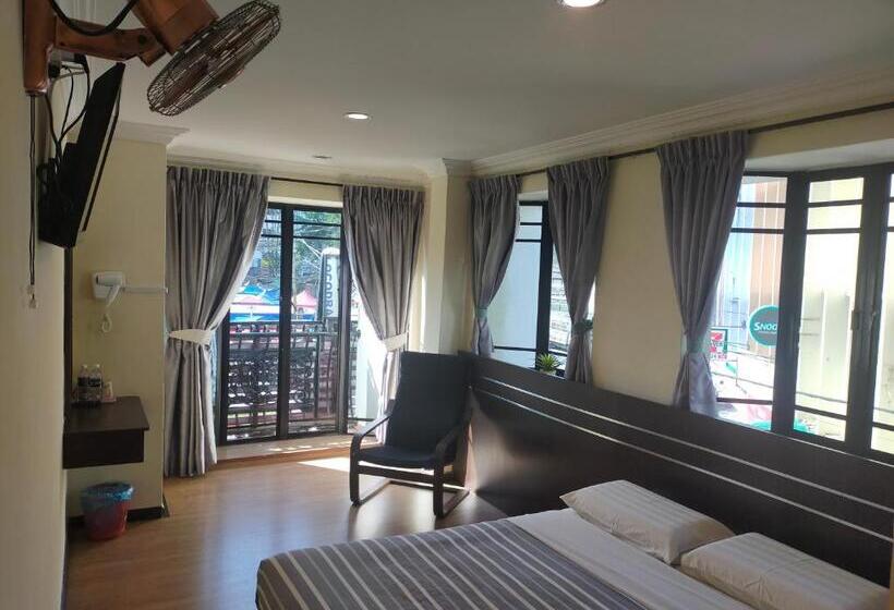 Номер Deluxe с Балконом, Hong Kong