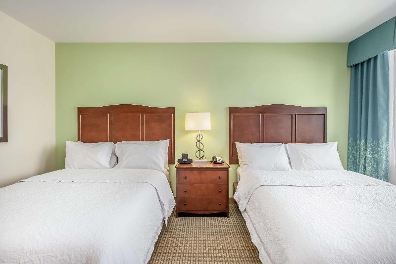 标准三人间, Hong Kong