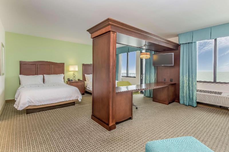 标准三人间, Hong Kong