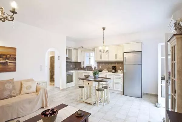 1 Bedroom Deluxe Apartment Sea View, Kimolis