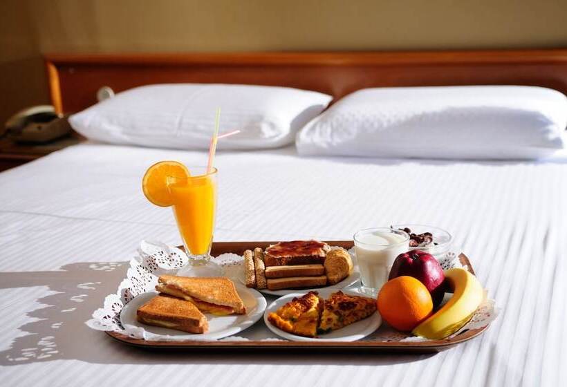 스탠다드 트리플 룸, Morfeas