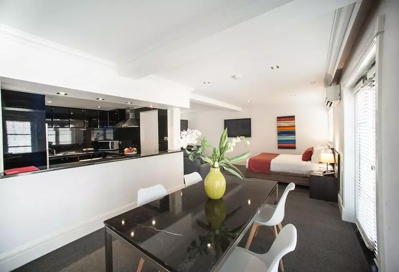 Deluxe-sviitti, Ramada Hotel & Suites By Wyndham Cabramatta