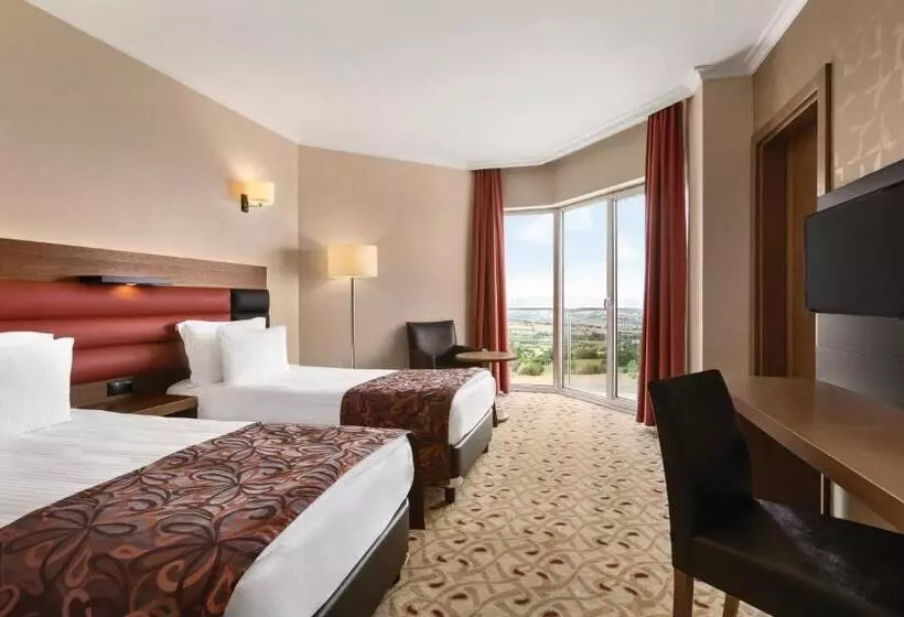 障害者適応デラックスルーム, Ramada By Wyndham Tekirdağ
