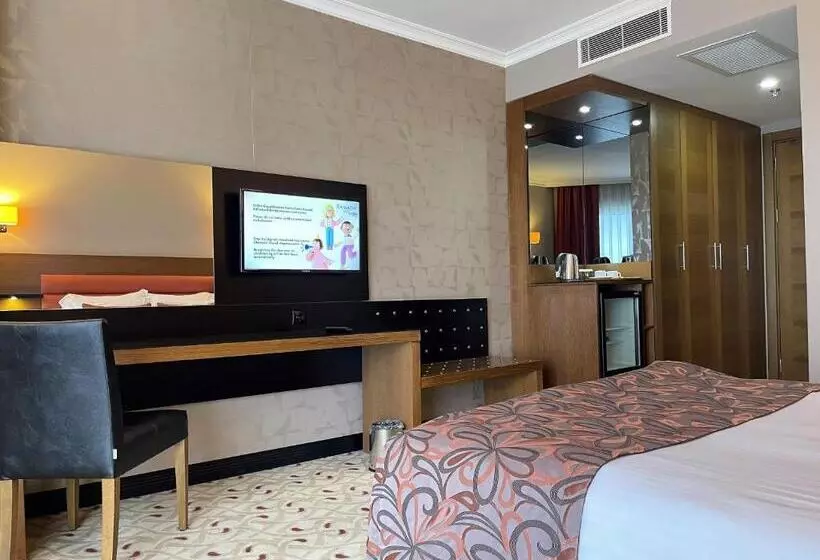 キングサイズベッドのスタンダードルーム, Ramada By Wyndham Tekirdağ