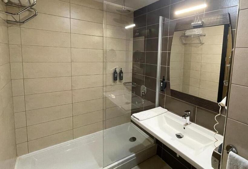 اتاق استاندارد با تخت بزرگ, Ramada By Wyndham Tekirdağ