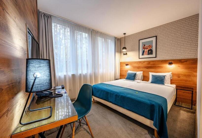 Полулюкс, Roombach Hotel Budapest Center