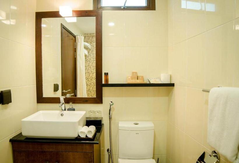 سوییت خانوادگی, The Somerset