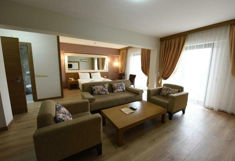 패밀리 룸, Tripolis