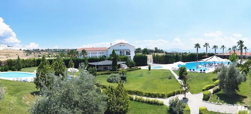 스탠다드 룸 풀장 전망, Tripolis