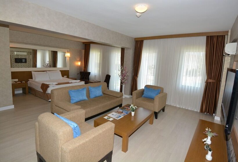 패밀리 룸, Tripolis