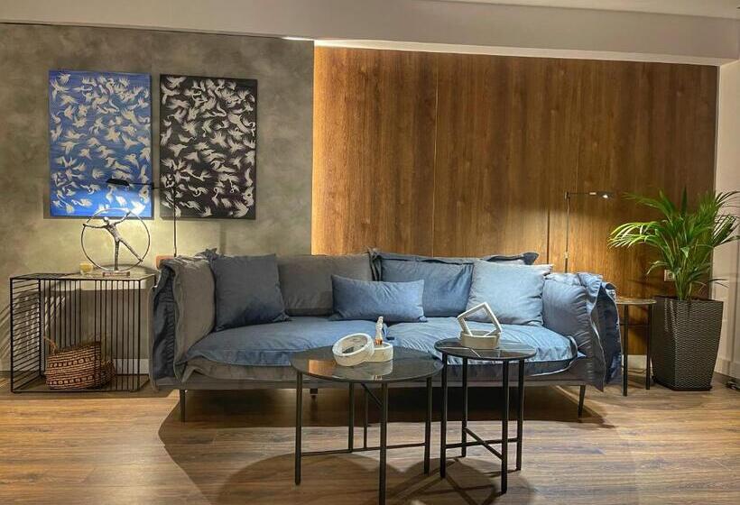 סוויטת ג'וניור נוף לים, Trokadero Boutique