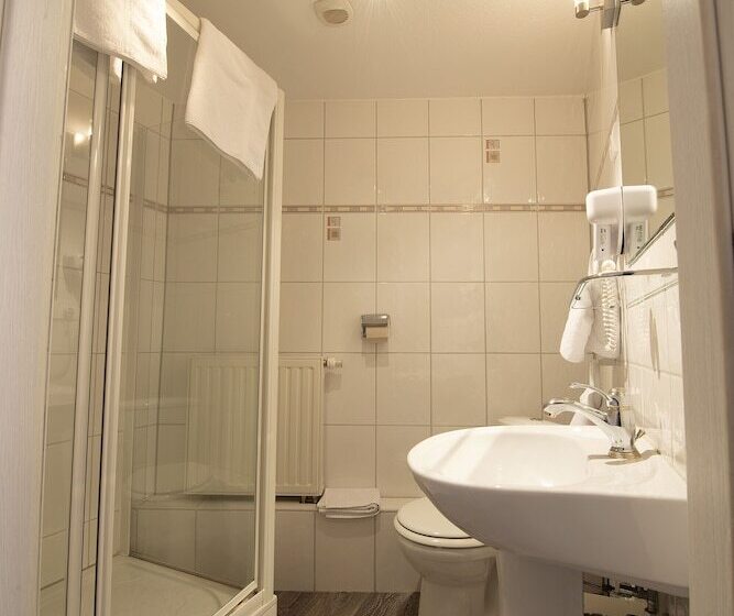 חדר סטנדרט לשלושה, Hôtel Restaurant Valneige