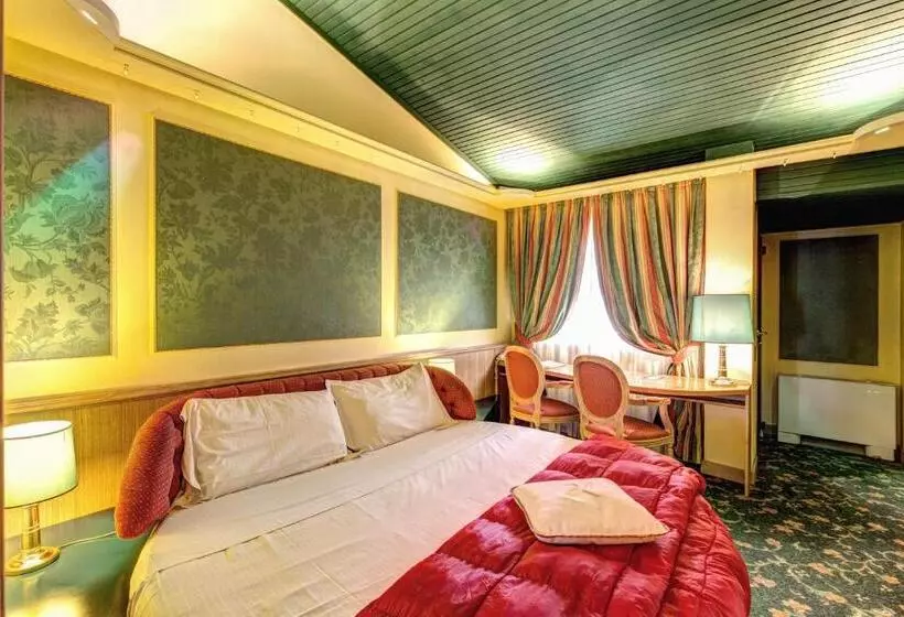 スーペリアールーム, Motel Regal