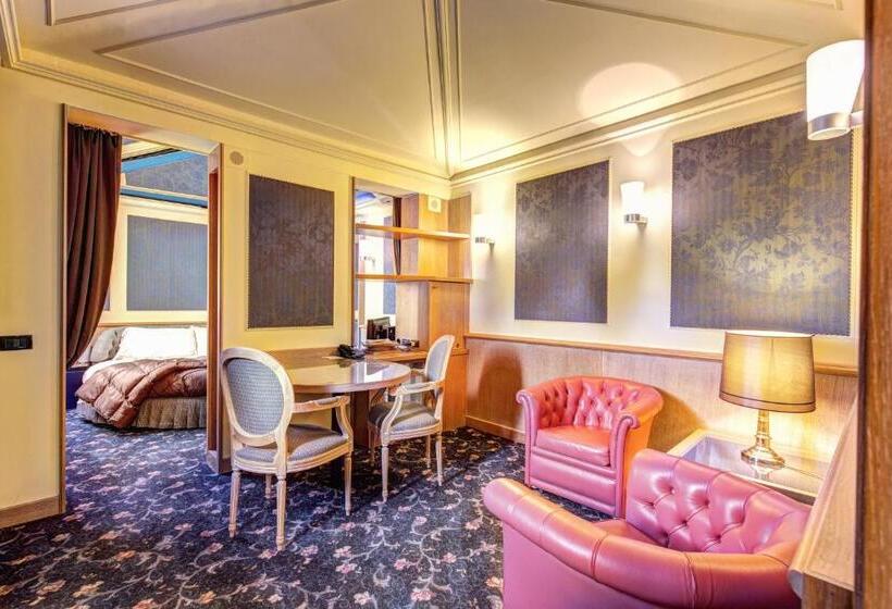 סוויטה, Motel Regal