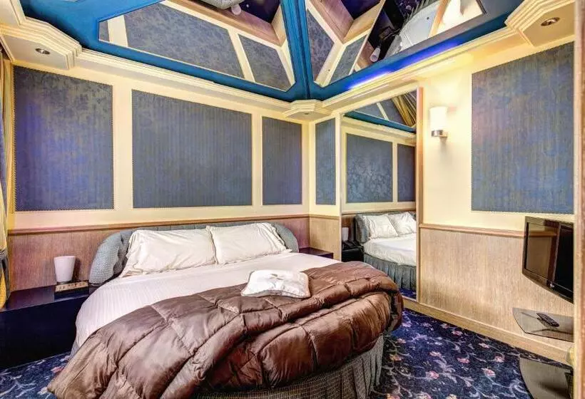 スイート, Motel Regal