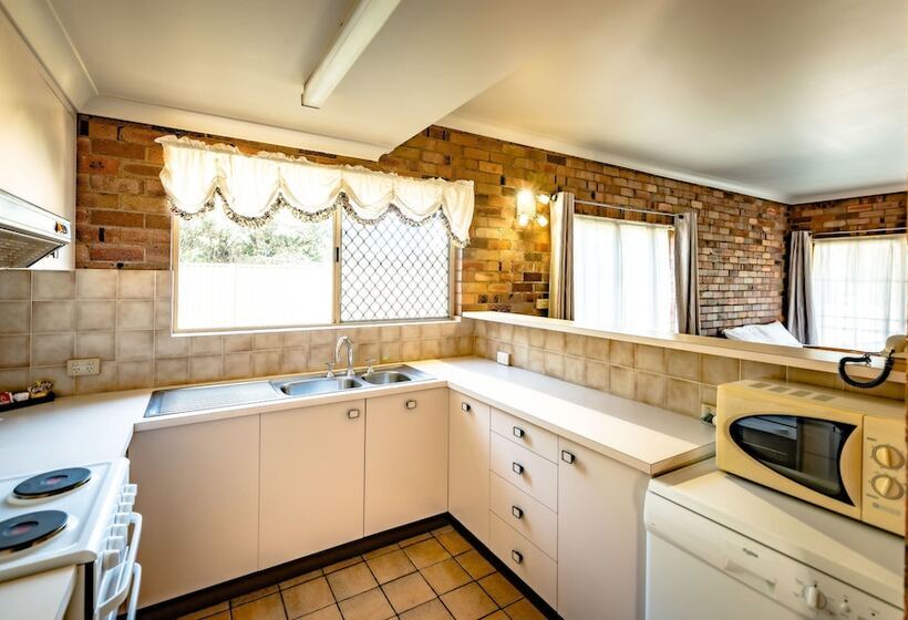 Апартаменты 2 Спальни, Park Beach Resort Motel