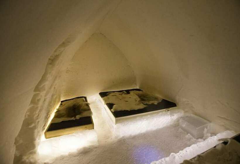 スタンダードトリプルルーム, Arctic Snowhotel & Glass Igloos