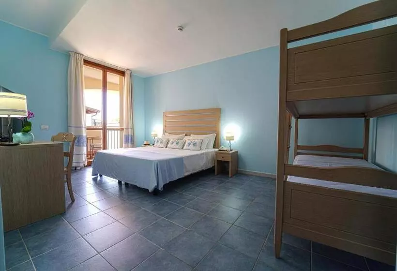 اتاق کلاسیک چهارنفره, Cala Della Torre Resort