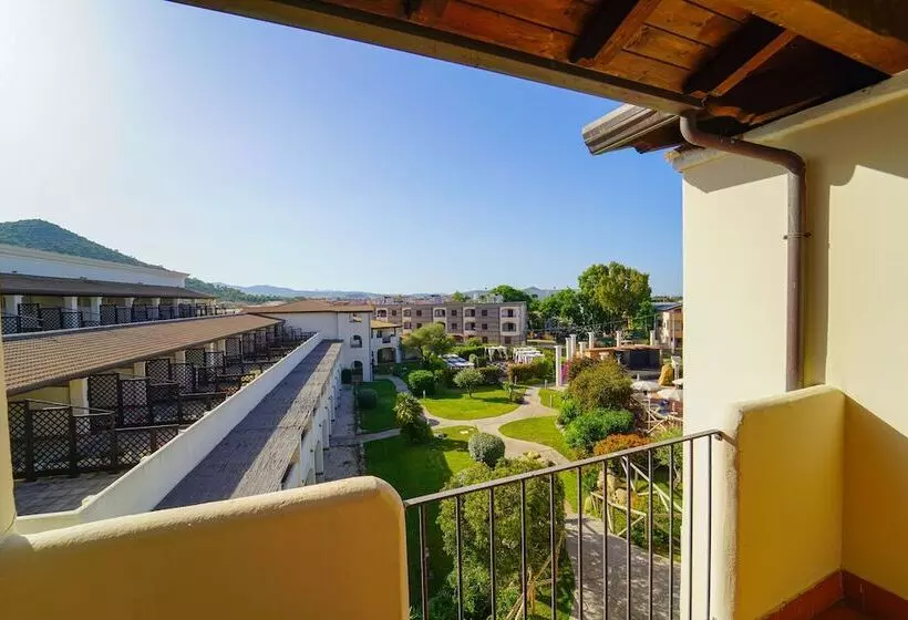 اتاق سوپریور سه تخته, Cala Della Torre Resort