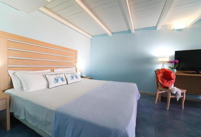 חדר פרמיום לארבעה, Cala Della Torre Resort