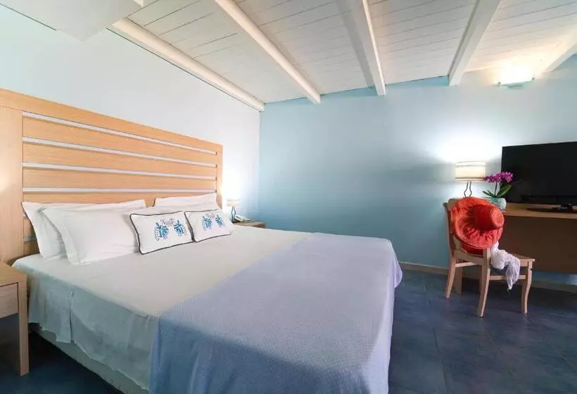 اتاق پریمیوم چهارنفره, Cala Della Torre Resort