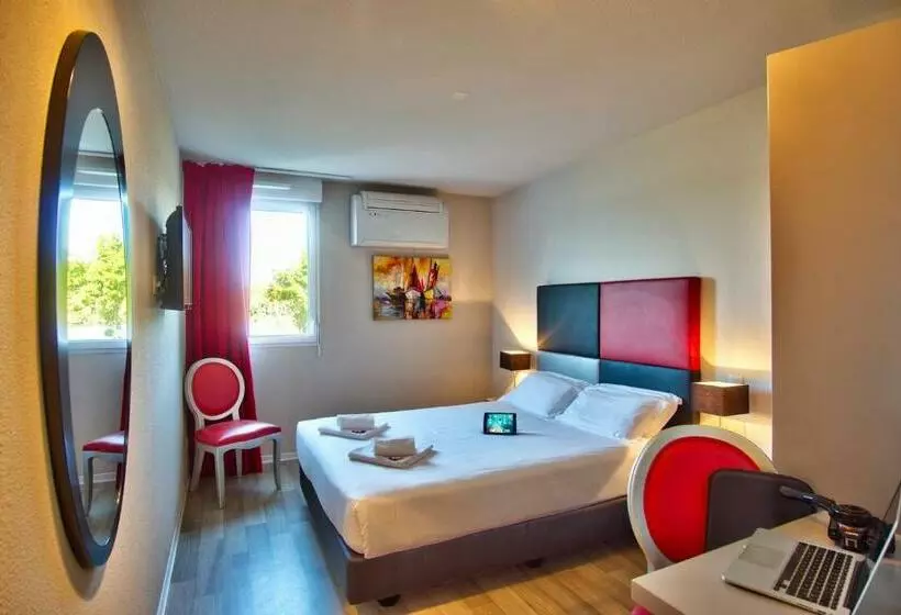 اتاق استاندارد, Adonis Hotel Bayonne