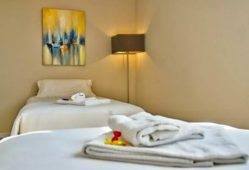 سوییت, Adonis Hotel Bayonne