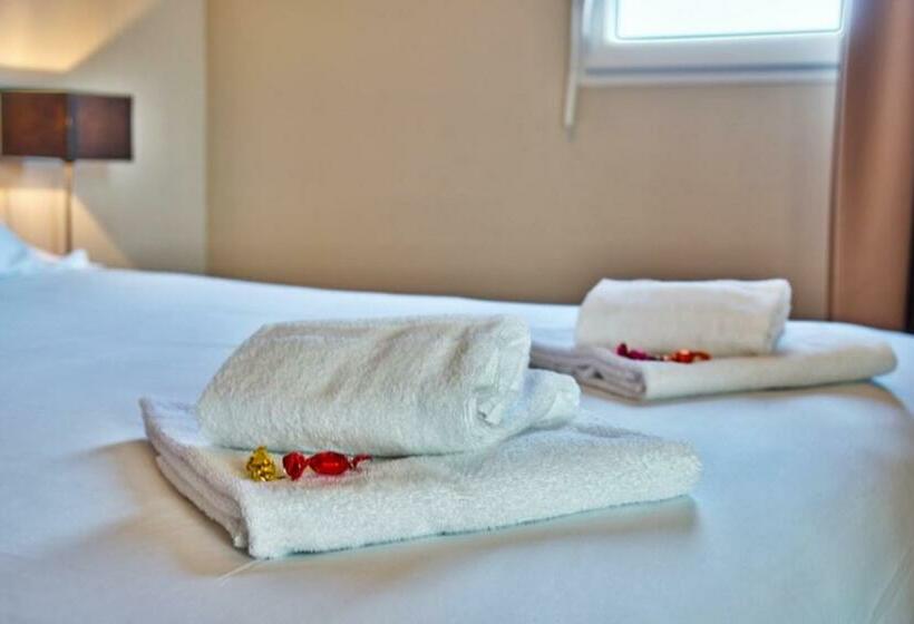 חדר סטנדרט, Adonis Hotel Bayonne