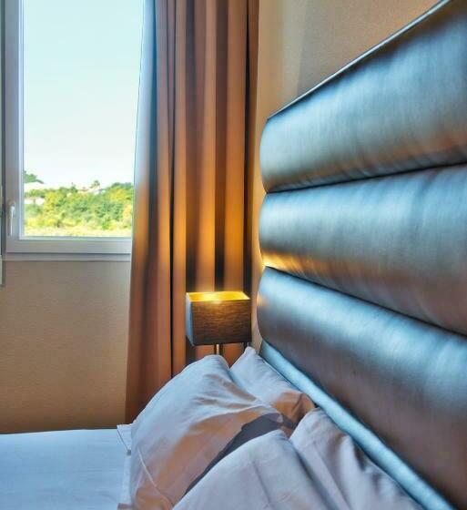 스탠다드 룸, Adonis Hotel Bayonne