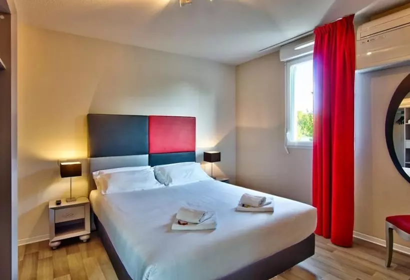 اتاق استاندارد, Adonis Hotel Bayonne