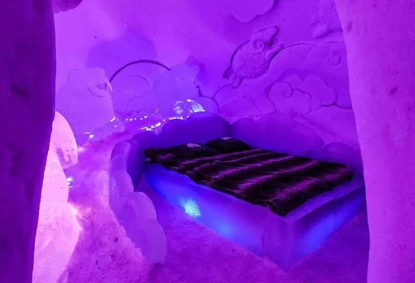 スイート, Arctic Snowhotel & Glass Igloos