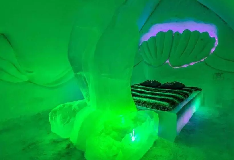 スイート, Arctic Snowhotel & Glass Igloos