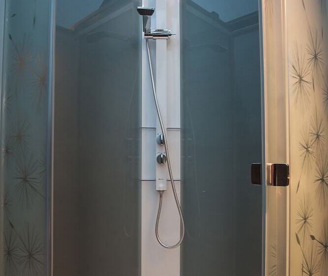 スタンダードルーム, Arctic Snowhotel & Glass Igloos