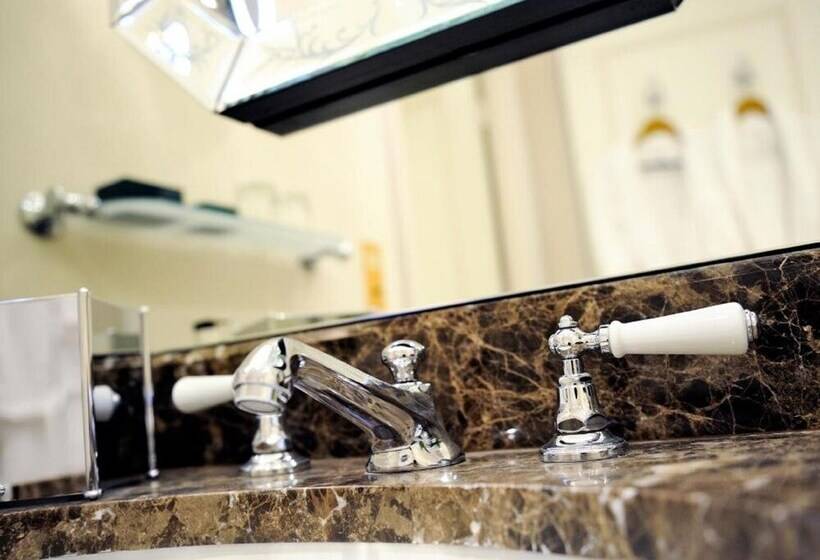 חדר דלוקס, Auberge Du Jeu De Paume