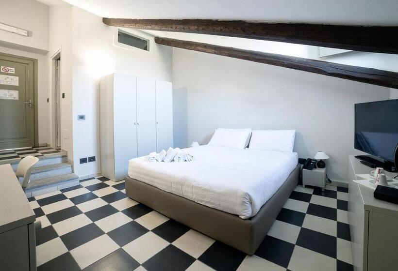 غرفة قياسية, Cascina Marchesa