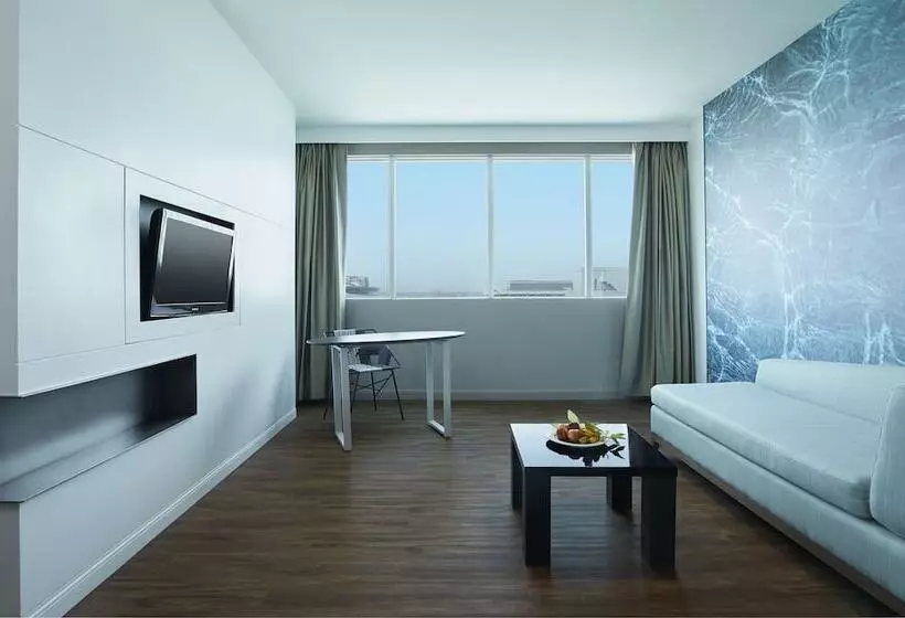 Juniorsviitti, Centara Life Government Complex Hotel & Convention Centre Chaeng Watthana