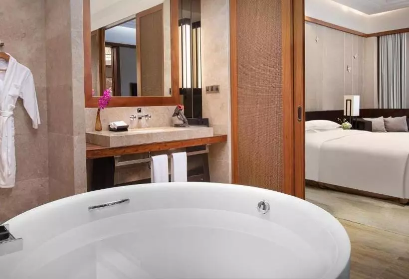 キングサイズベッドのスイートルーム, Intercontinental Kunming, An Ihg