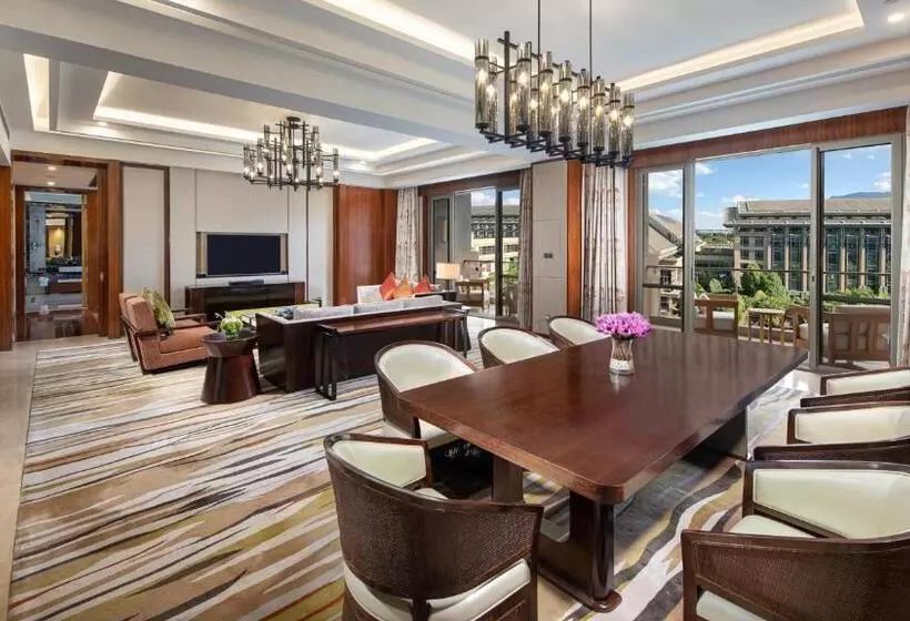 キングサイズベッドのスイートルーム, Intercontinental Kunming, An Ihg