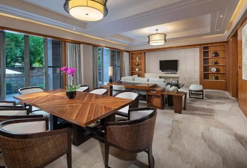 キングサイズベッドのスイートルーム, Intercontinental Kunming, An Ihg